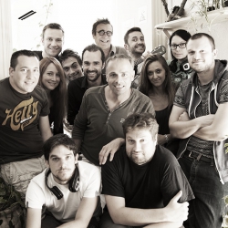 pourquoi la lune s'éloigne